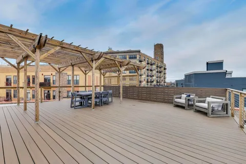 $249,900 | 1636 West Melrose Street, Unit 203, Chicago, IL 60657