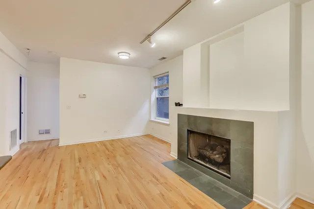 $265,000 | 1636 West Melrose Street, Unit 203, Chicago, IL 60657