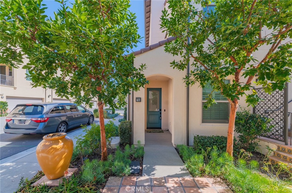 723 Spring Garden Irvine, CA 92618 - Photo 2 of 38