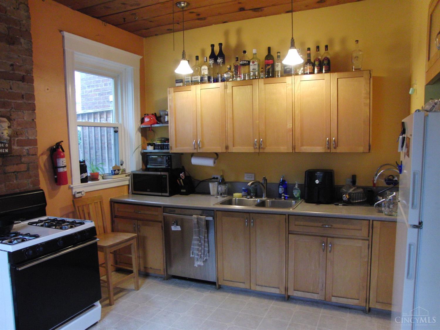 2355 Flora Street Cincinnati, OH 45219 - Photo 4 of 8