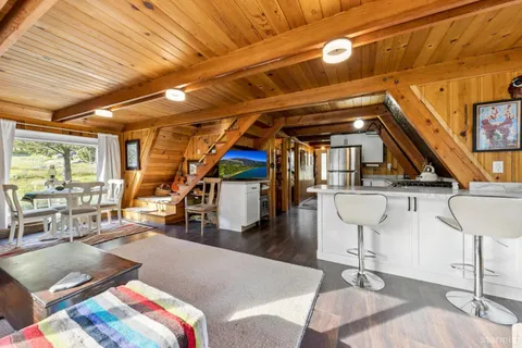 $389,000 | 221 Sierra-At-Tahoe Road, Twin Bridges, CA 95735
