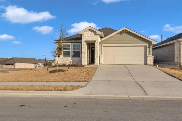 $2,300 | 5028 Hazelnut Lane, Del Valle, TX 78617