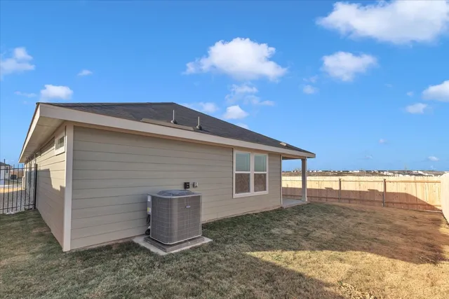 $2,300 | 5028 Hazelnut Lane, Del Valle, TX 78617