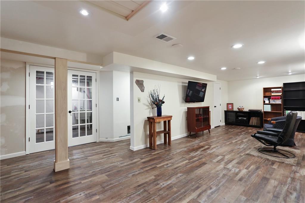665 Howard Road Greenwood, IN 46142 - Photo 22 of 41 Gallery Image 22