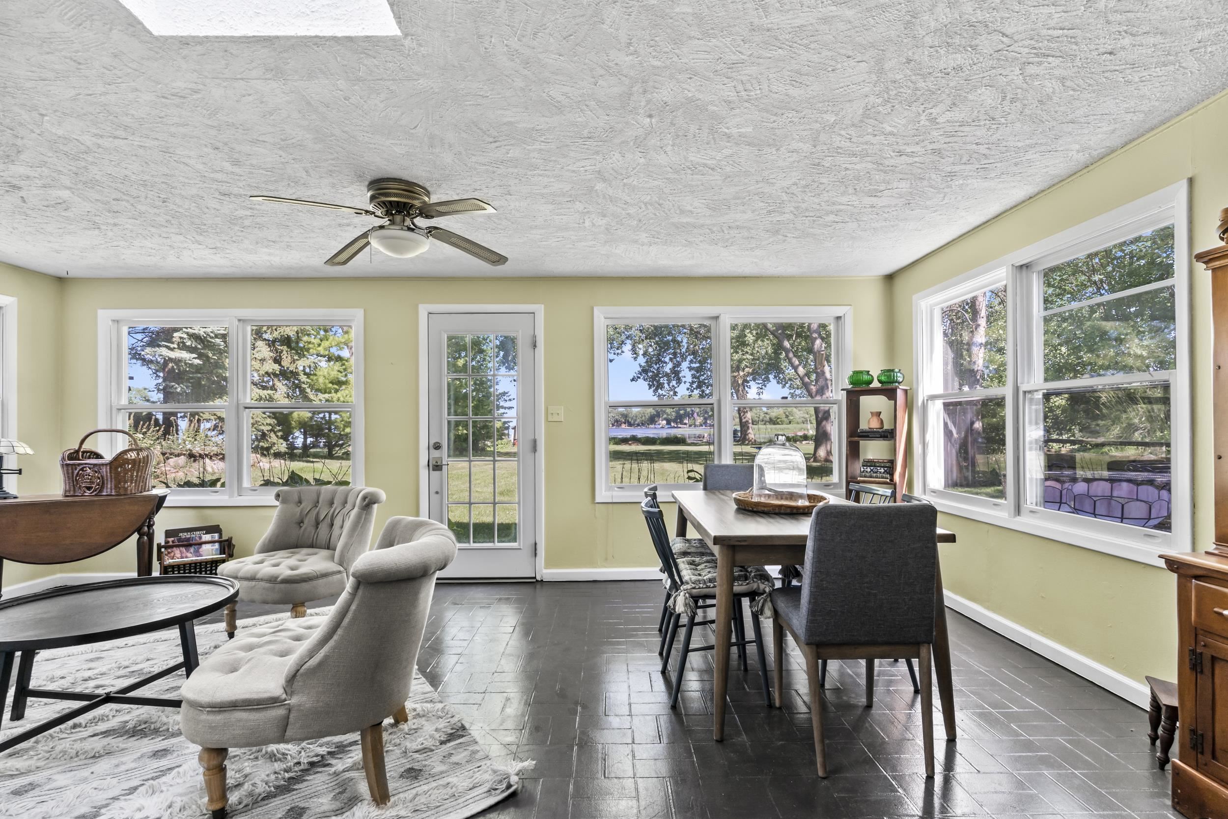 5984 Lake Road Oshkosh, WI 54902 - Photo 22 of 33