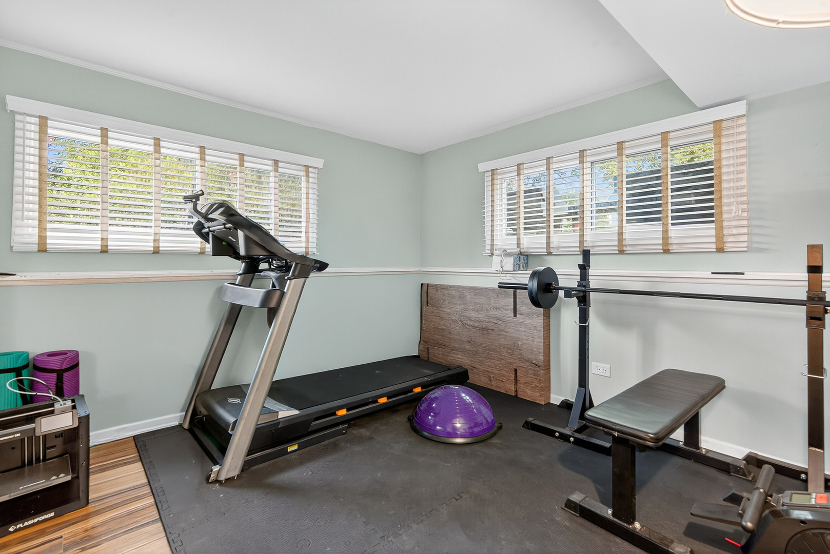 185 North Happ Road Northfield, IL 60093 - Photo 25 of 38 a room with gym equipment
