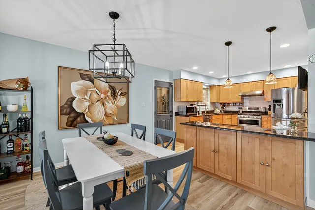 $539,000 | 185 North Happ Road, Northfield, IL 60093