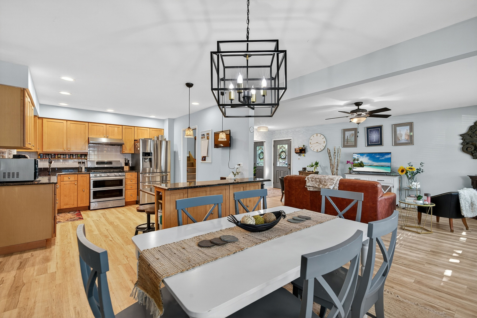 185 North Happ Road Northfield, IL 60093 - Photo 10 of 38 a view of a dining room with furniture and wooden floor
