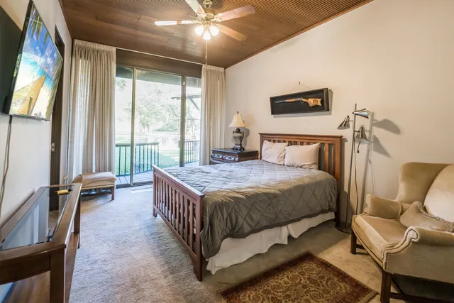 $775,000 | 146 Billandrea Lane, Conroe, TX 77304