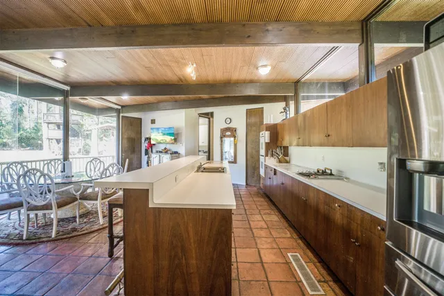 $775,000 | 146 Billandrea Lane, Conroe, TX 77304