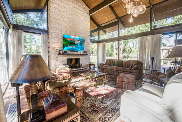 $775,000 | 146 Billandrea Lane, Conroe, TX 77304