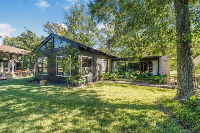 $775,000 | 146 Billandrea Lane, Conroe, TX 77304