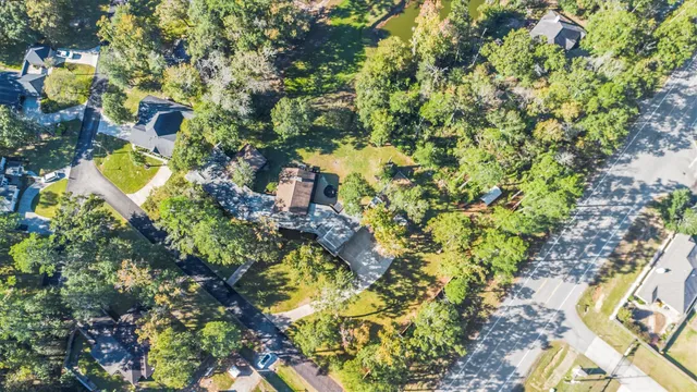 $775,000 | 146 Billandrea Lane, Conroe, TX 77304