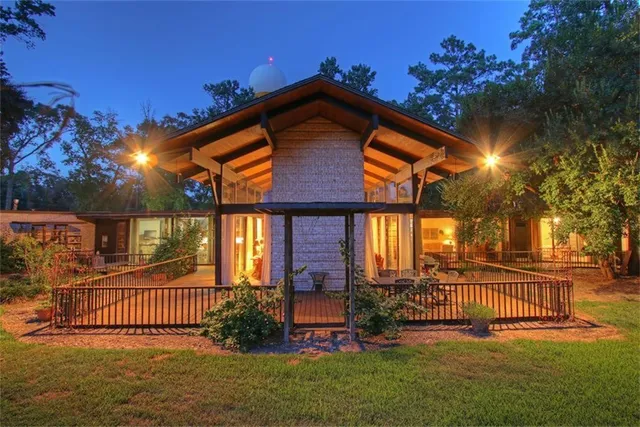 $775,000 | 146 Billandrea Lane, Conroe, TX 77304