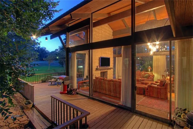 $775,000 | 146 Billandrea Lane, Conroe, TX 77304