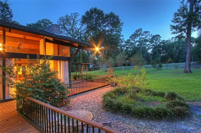 $775,000 | 146 Billandrea Lane, Conroe, TX 77304