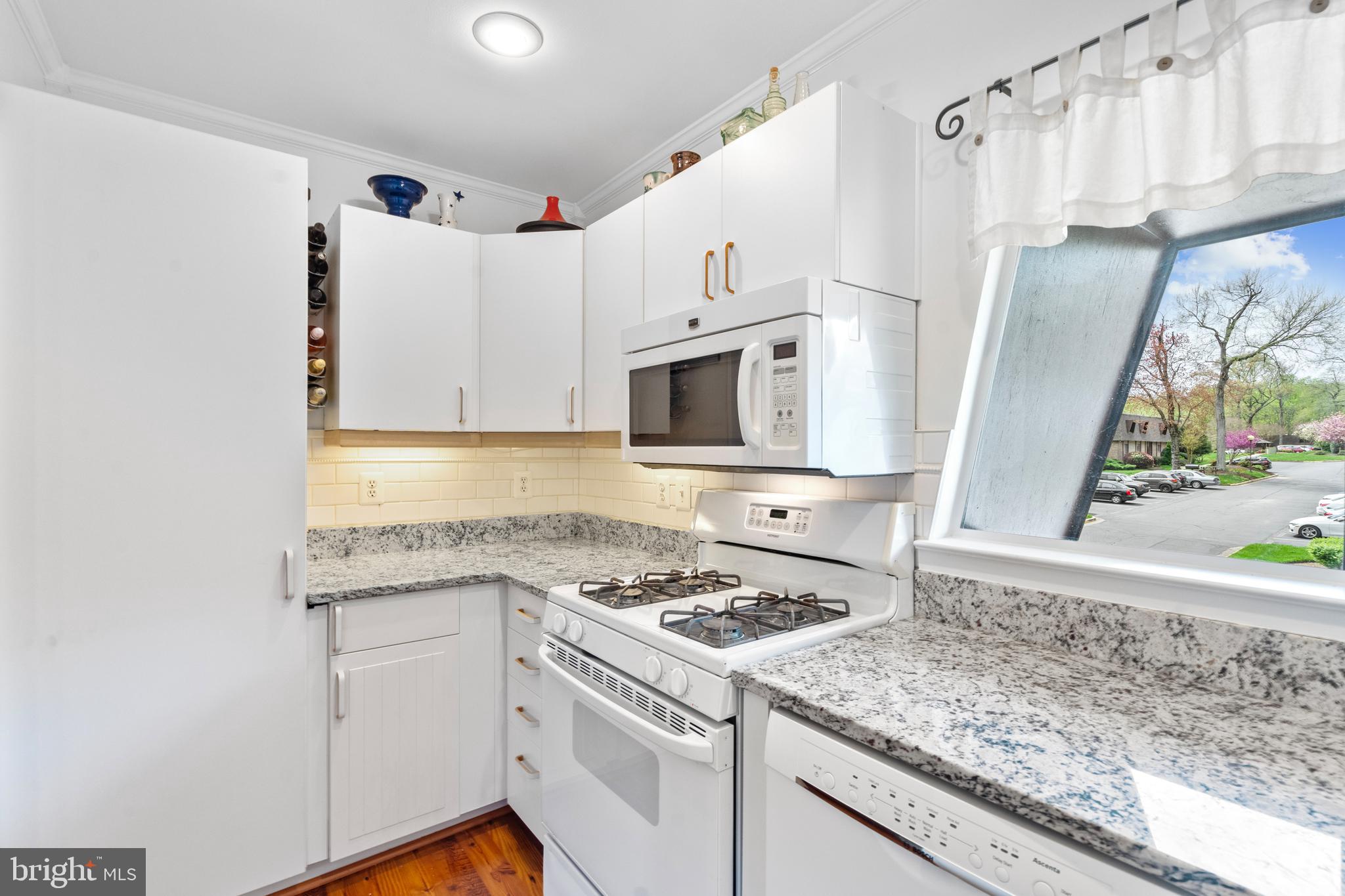 11601 Vantage Hill Road, Unit 21B Reston, VA 20190 - Photo 12 of 20