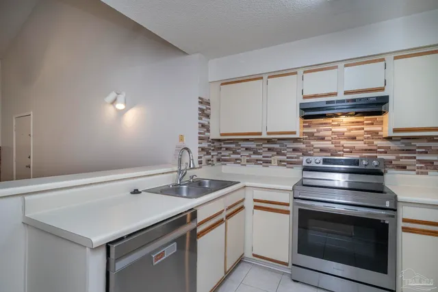 $124,500 | 5001 Grande Drive, Unit 1422, Pensacola, FL 32504