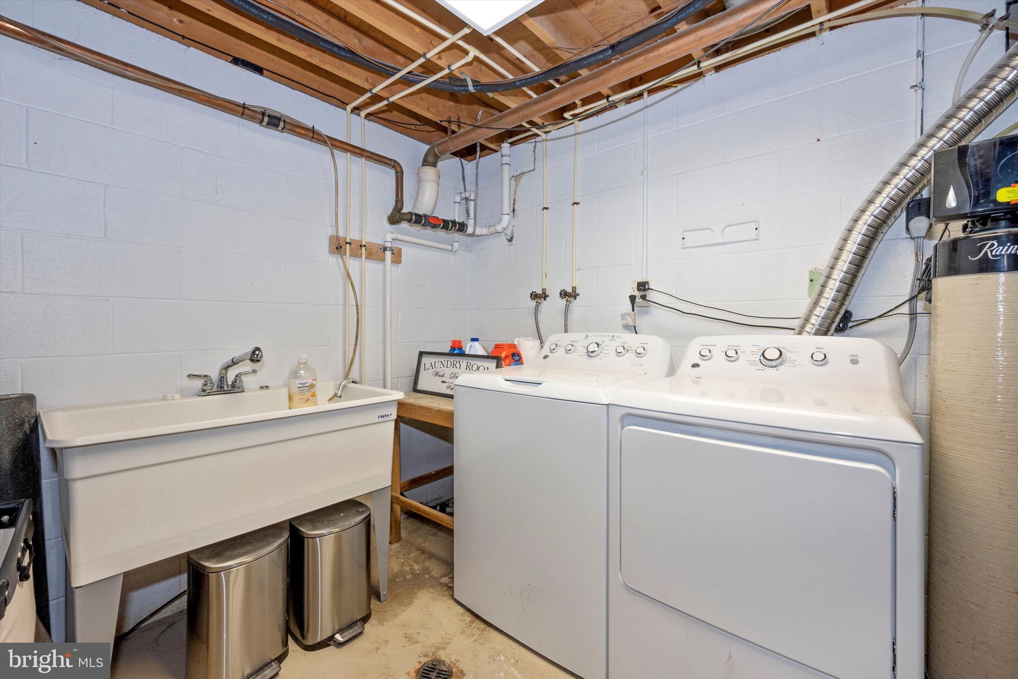 4521 Locust Grove Road Rohrersville, MD 21779 - Photo 36 of 50 Laundry