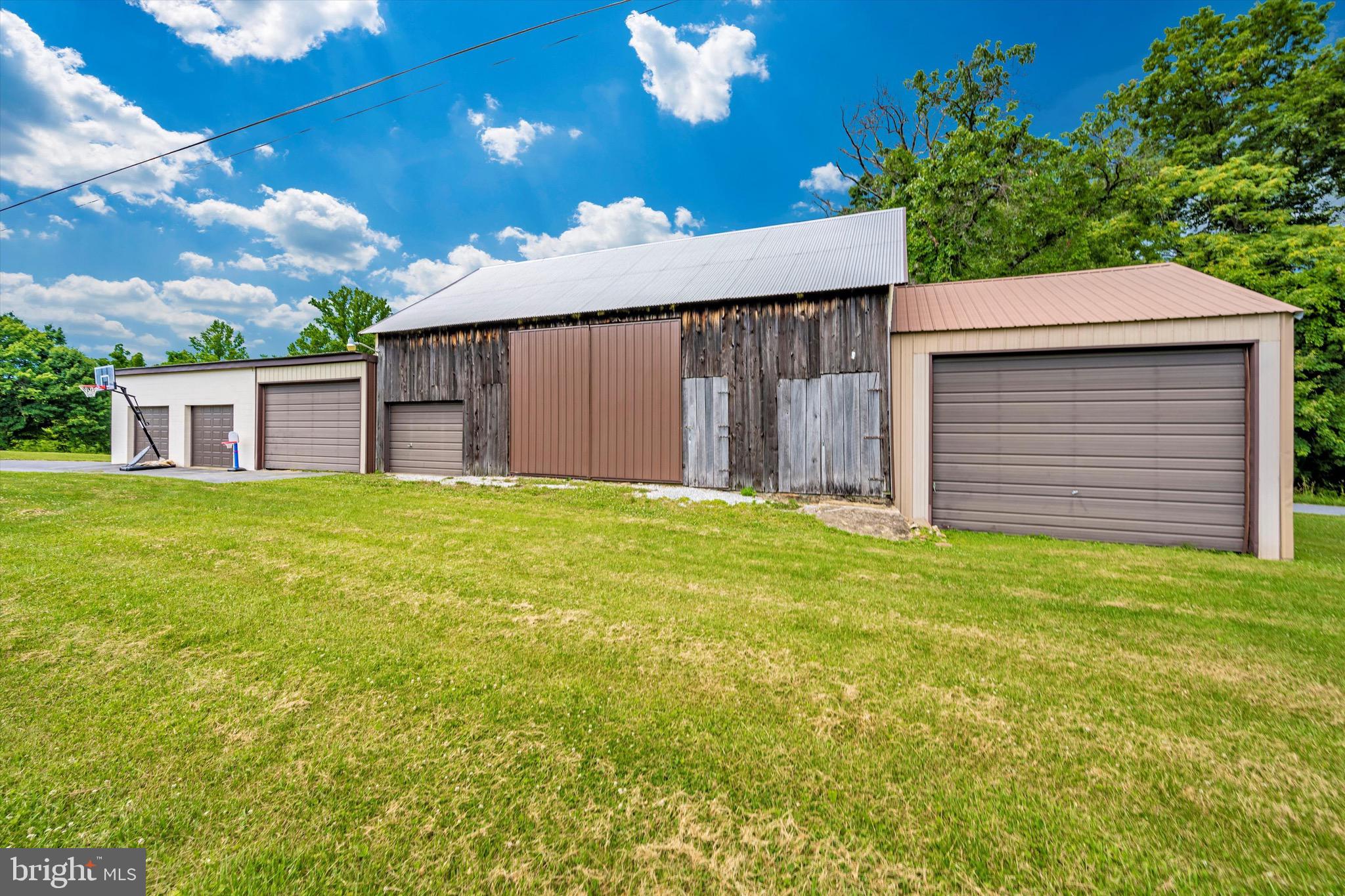 4521 Locust Grove Road Rohrersville, MD 21779 - Photo 43 of 50 Garages and barn