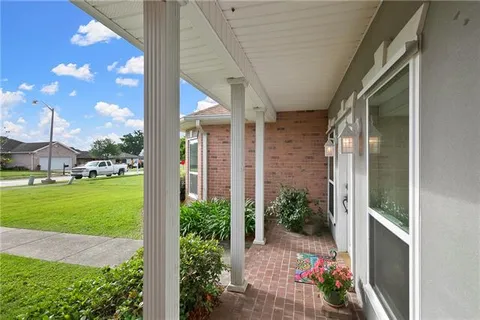 $274,000 | 2640 Orbit Court, Harvey, LA 70058