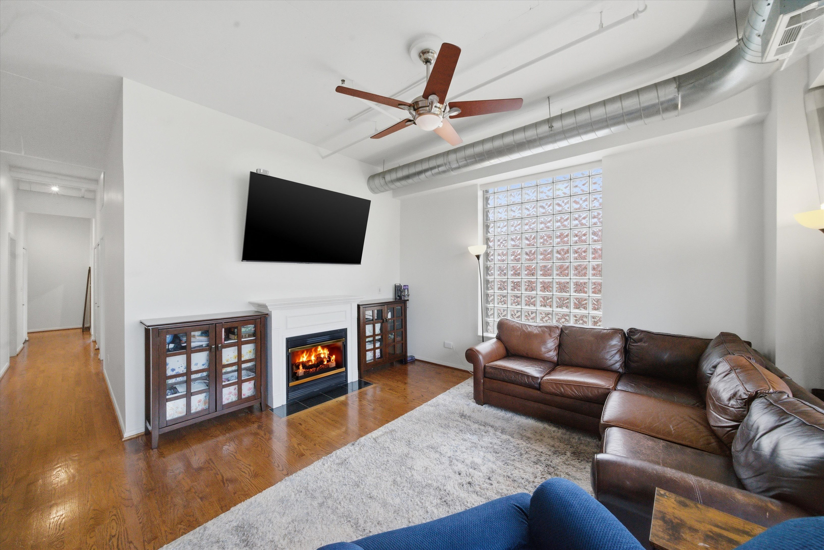 950 West Monroe Street, Unit 401 Chicago, IL 60607 - Photo 8 of 27 Gallery Image 8