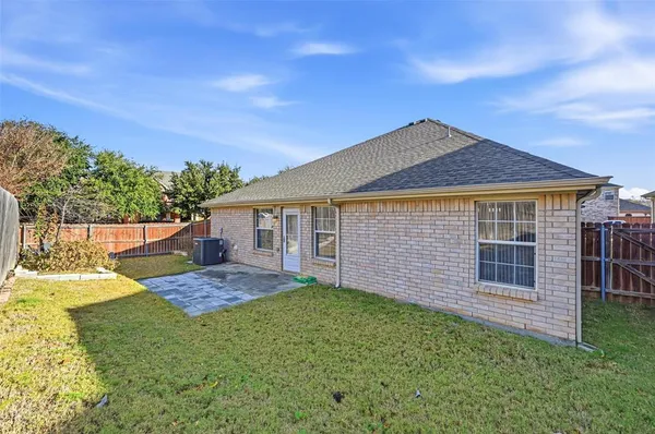 $425,000 | 309 Moonlight Drive, Euless, TX 76039