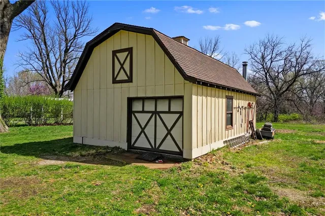 $857,500 | 8 Orchard Place, Excelsior Springs, MO 64024