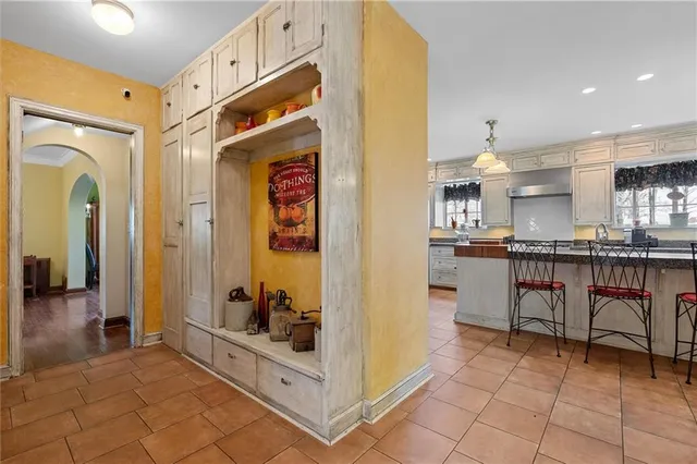 $857,500 | 8 Orchard Place, Excelsior Springs, MO 64024