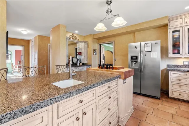 $857,500 | 8 Orchard Place, Excelsior Springs, MO 64024