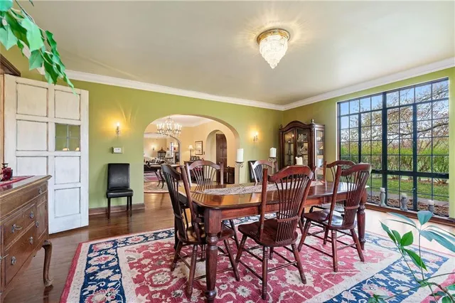 $857,500 | 8 Orchard Place, Excelsior Springs, MO 64024