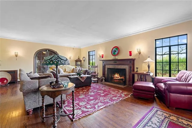 $857,500 | 8 Orchard Place, Excelsior Springs, MO 64024