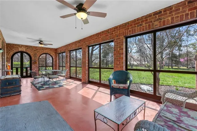 $857,500 | 8 Orchard Place, Excelsior Springs, MO 64024