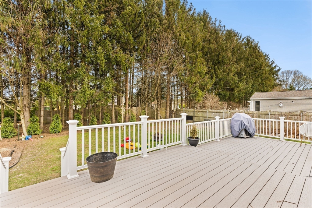 822 Regan Road Somerset, MA 02726 - Photo 3 of 16
