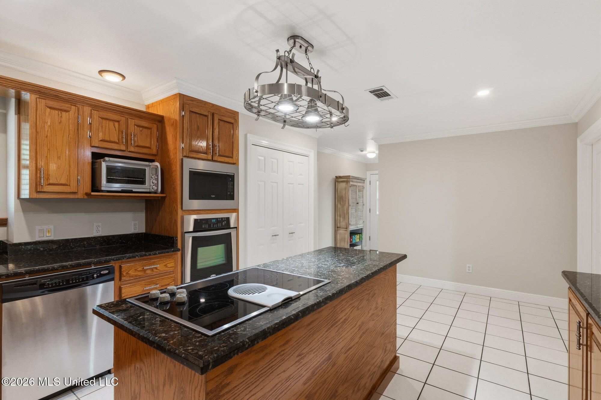 18029 Commission Road Long Beach, MS 39560 - Photo 9 of 34 Kitchen