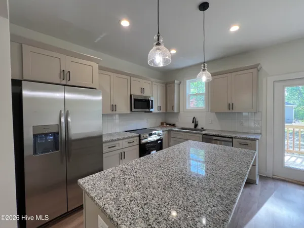 $2,000 | 401 James Street, Vass, NC 28394