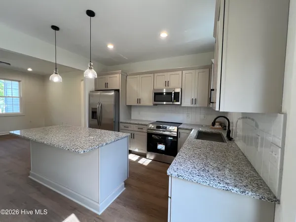 $2,000 | 401 James Street, Vass, NC 28394