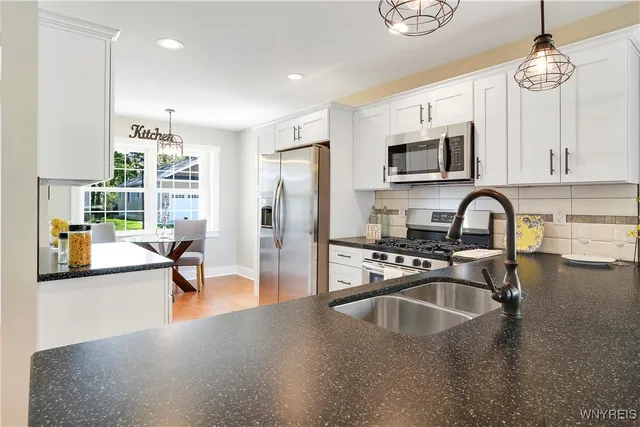 $464,900 | 112 Birch Creek, Alden, NY 14004