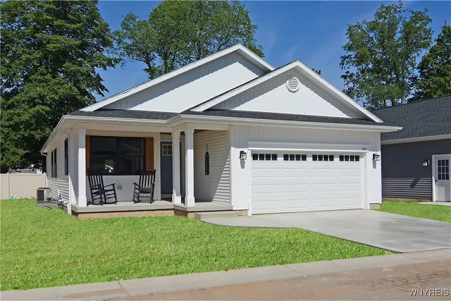 $464,900 | 112 Birch Creek, Alden, NY 14004