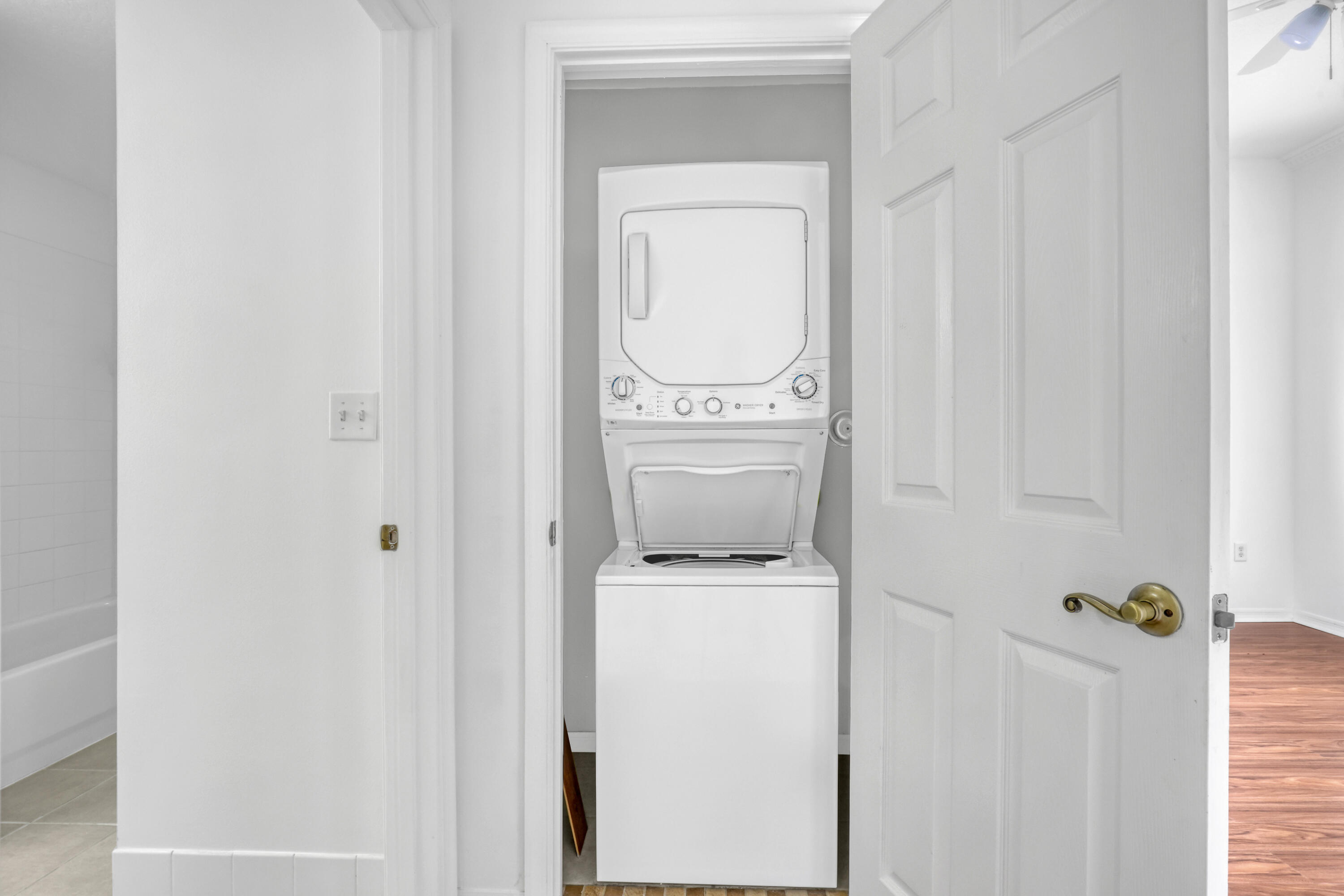 1155 Main Street, Unit 219 Jupiter, FL 33458 - Photo 7 of 25 laundry room