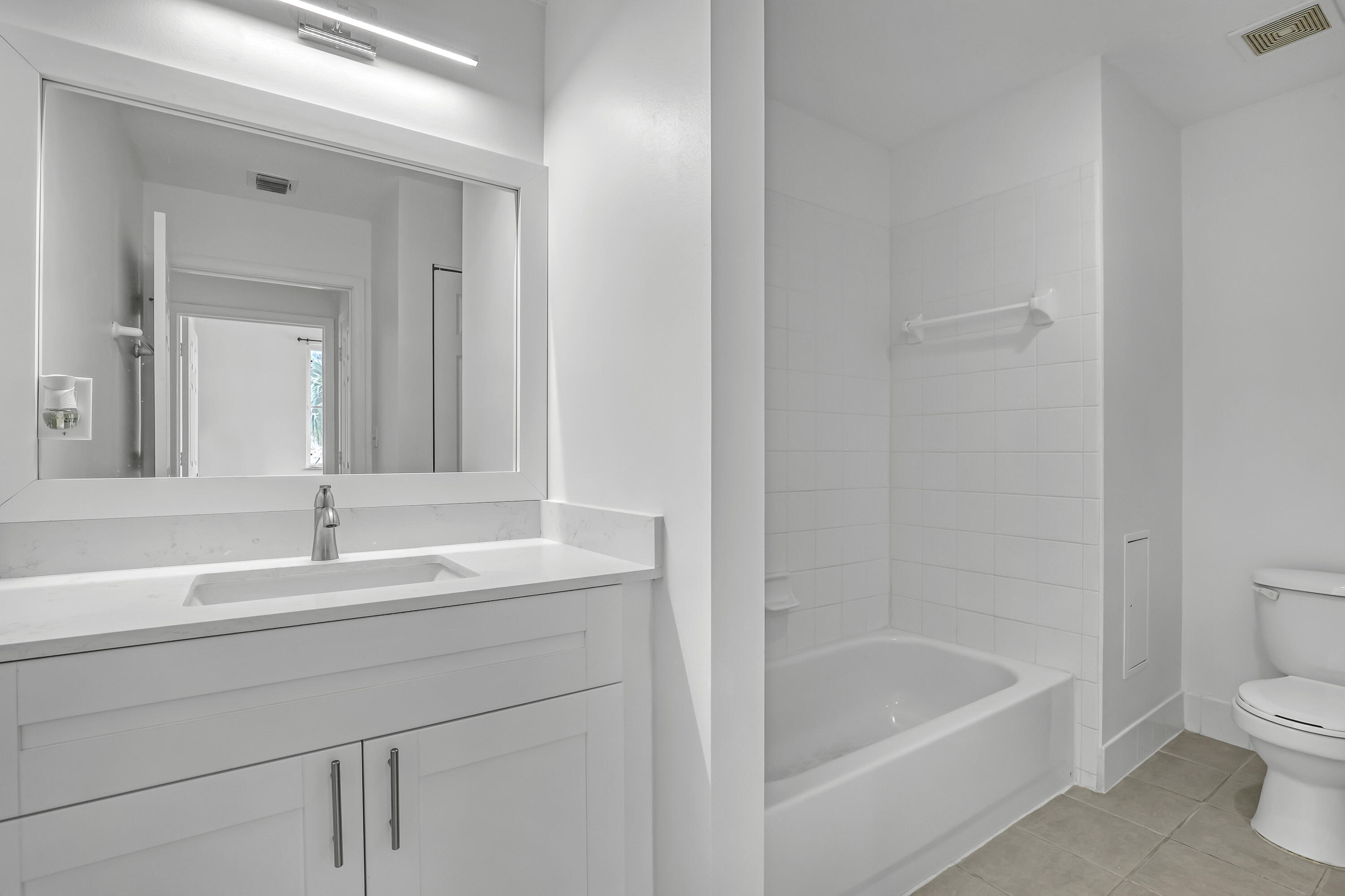 1155 Main Street, Unit 219 Jupiter, FL 33458 - Photo 10 of 25 guest bathroom