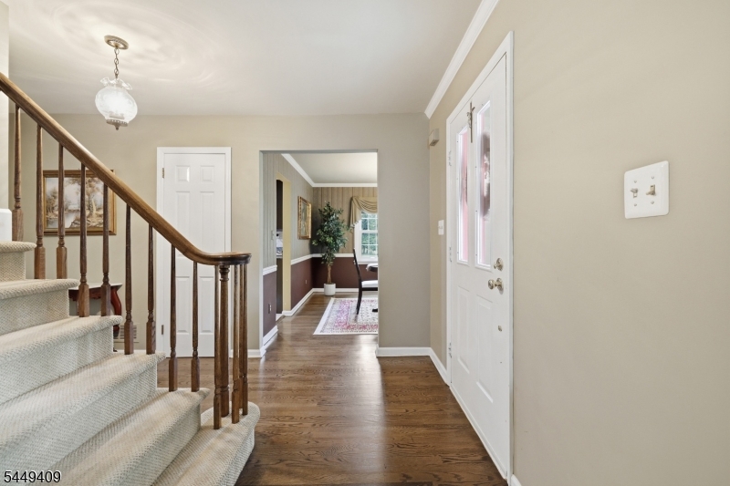 41 Alpine Way Raritan, NJ 08869 - Photo 5 of 45