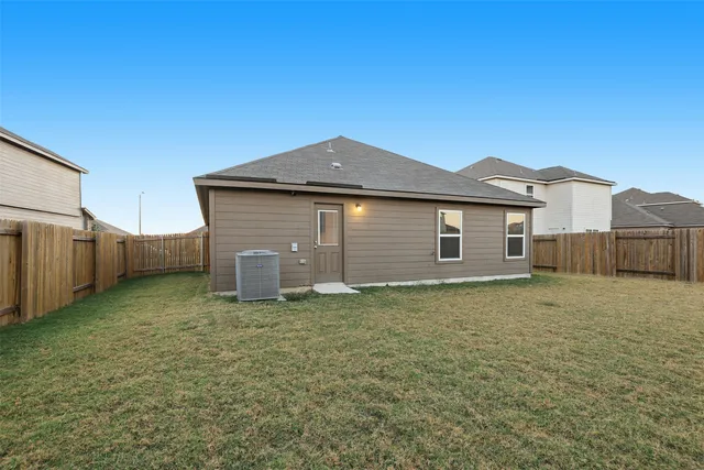 $1,795 | 16416 Farmhouse Lane, Elgin, TX 78621