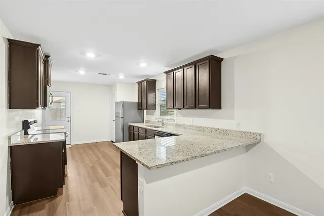 $1,825 | 16416 Farmhouse Lane, Elgin, TX 78621