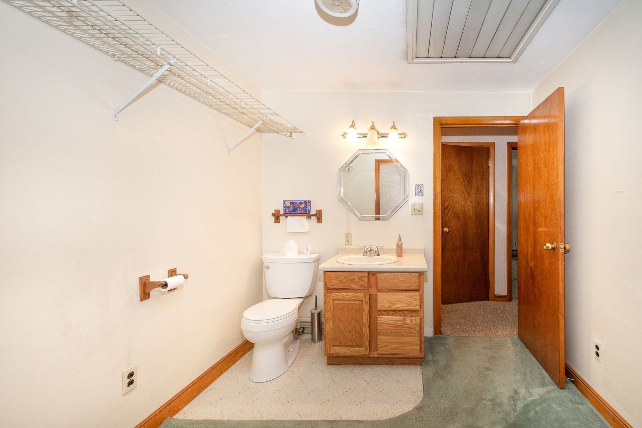 40 Border Road Holbrook, MA 02343 - Photo 12 of 30 Gallery Image 12