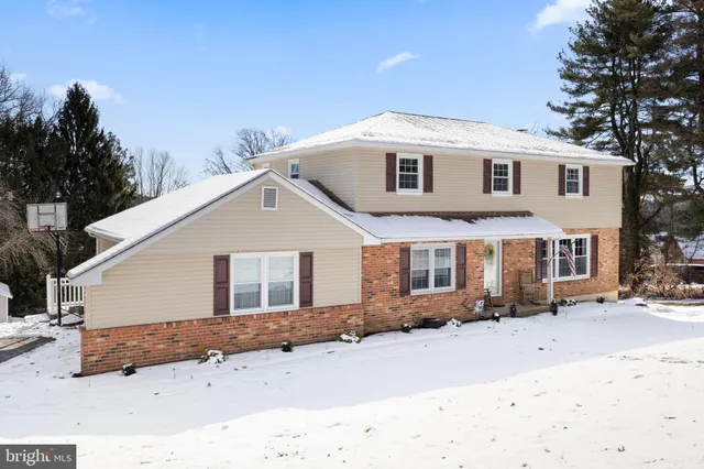 $624,900 | 554 Holly Knoll Road, Hockessin, DE 19707
