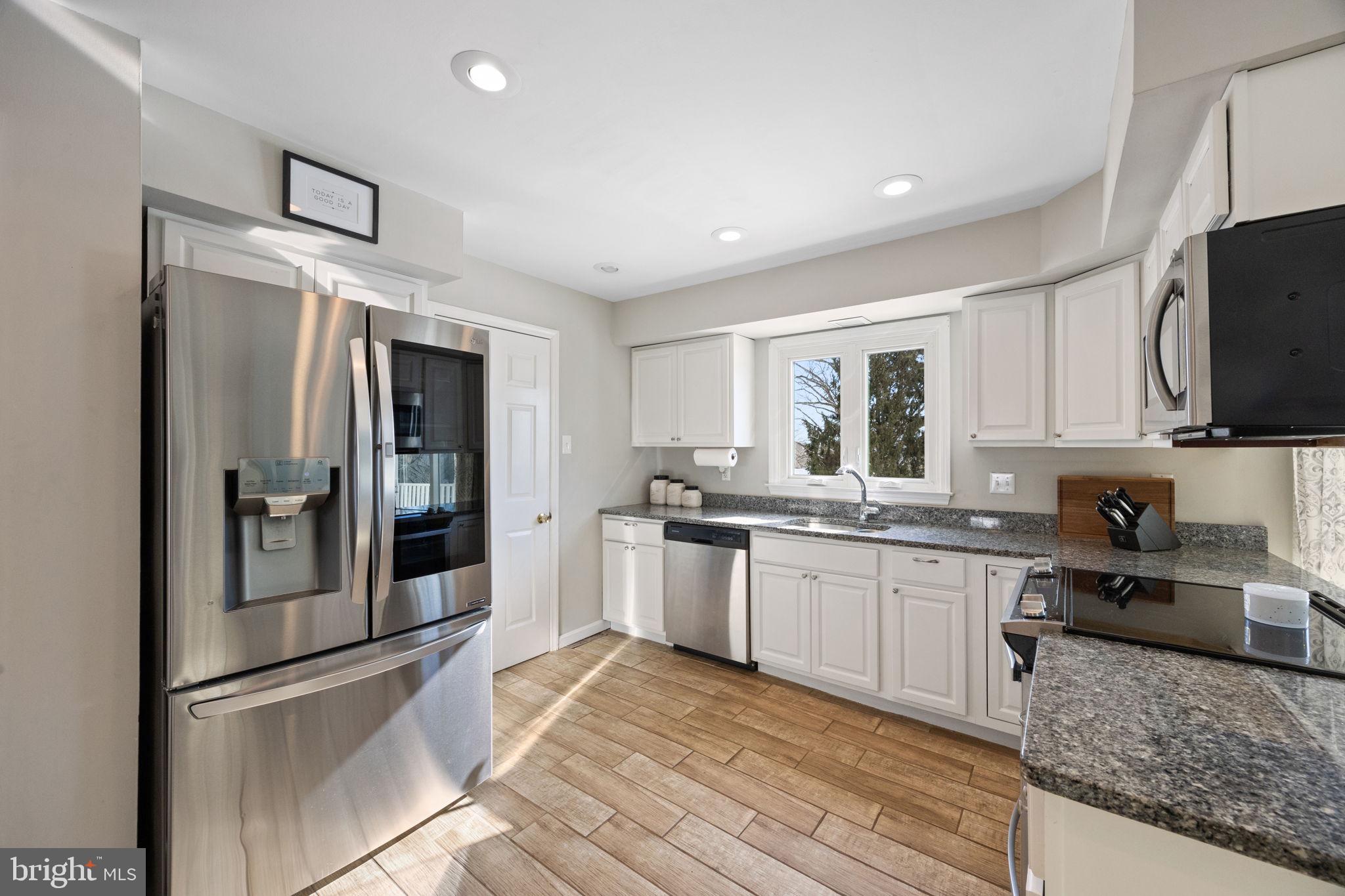 554 Holly Knoll Road Hockessin, DE 19707 - Photo 11 of 55