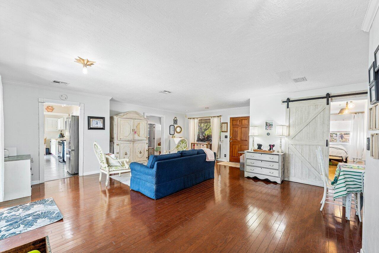 102 Northeast 22nd Street Delray Beach, FL 33444 - Photo 12 of 28 Living Room
