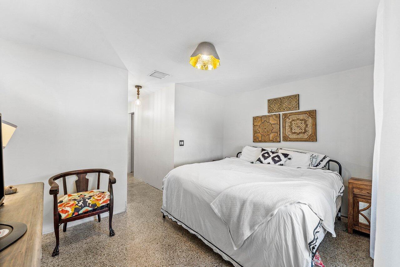 102 Northeast 22nd Street Delray Beach, FL 33444 - Photo 18 of 28 Primary Suite