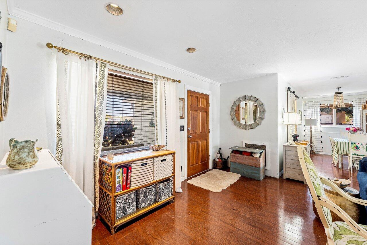 102 Northeast 22nd Street Delray Beach, FL 33444 - Photo 5 of 28 Front door